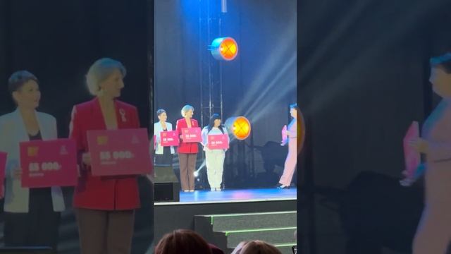 Новые директора получают чеки 2023-г. Москва. 1 смотреть онлайн