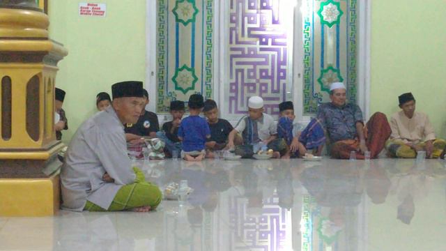 HABLUM MINALLOH WAHABLUM MINANNAS(Taat kepada Alloh & Berbuat baik kepada Sesama manusia) смотреть онлайн