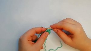 Вяжем узор с шишечками спицами
