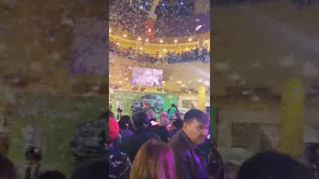 Город Сургут день рождения ТРЦ Аура смотреть онлайн