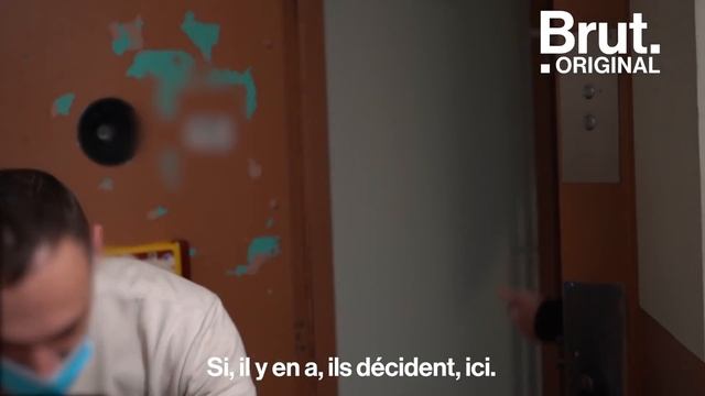 Un jour avec un surveillant pénitentiaire смотреть онлайн