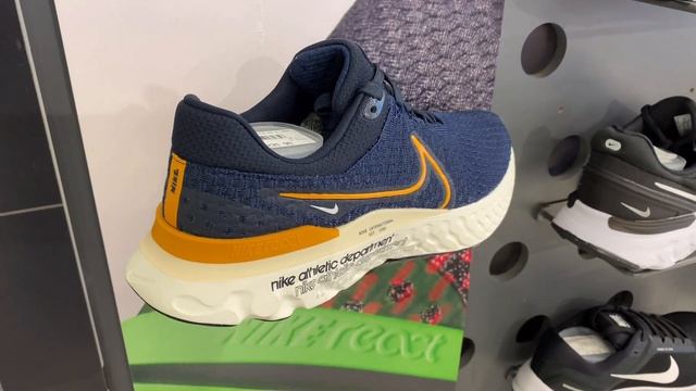 Nike React Infinity Run FlyKnit 3 Premium (Dark Obsidian/Sail/Sand Drift/Light Curry) - DO9582-400 смотреть онлайн