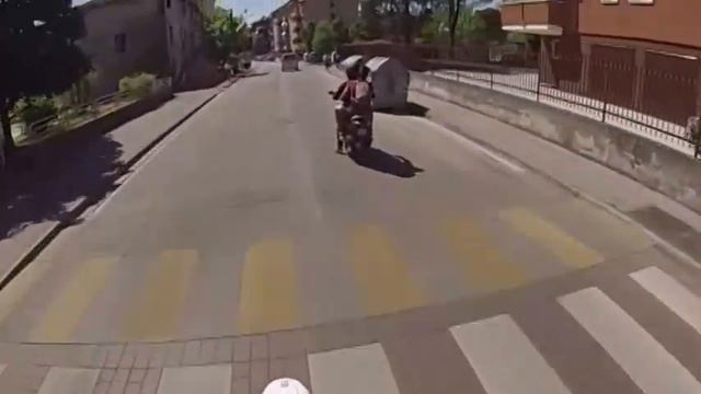 Husqvarna 125 sm 2t & Honda X8RS back to school смотреть онлайн