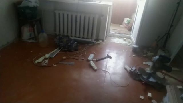 УРА!! КУПИЛИ ЛАМИНАТ! Почему не линолеум? Уборка после ремонта смотреть онлайн