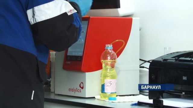 Проект «Народная экспертиза» привлек на АЗС десятки барнаульцев смотреть онлайн