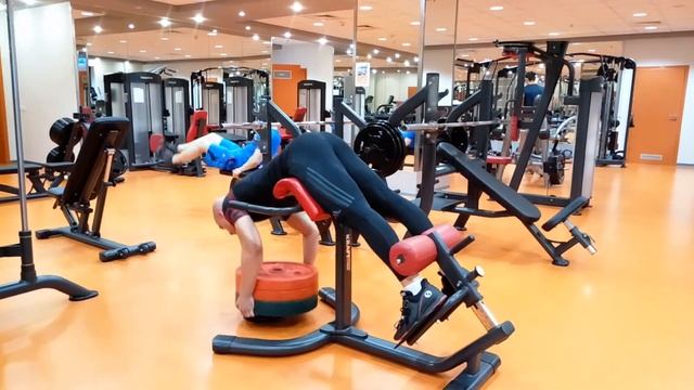 Hyperextension 100kg смотреть онлайн