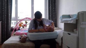 КОРМЛЕНИЕ ДВОЙНИ // Как одновременно кормить двойню / Способы кормления двойни