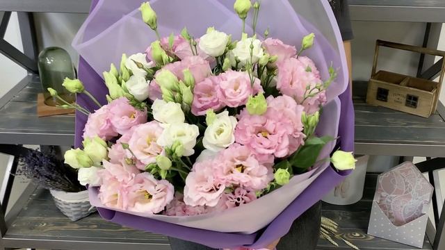 Букет из 19 белых и розовых эустом смотреть онлайн