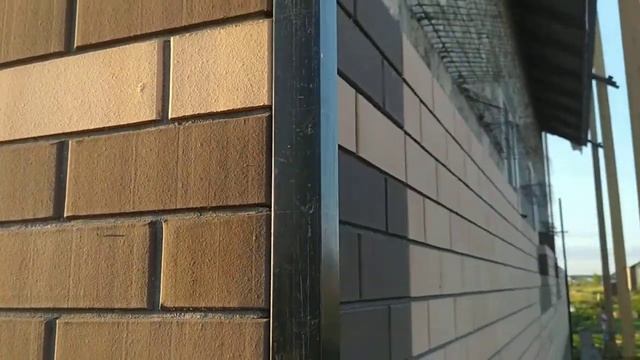 Приспособление упрощающее кладку кирпича