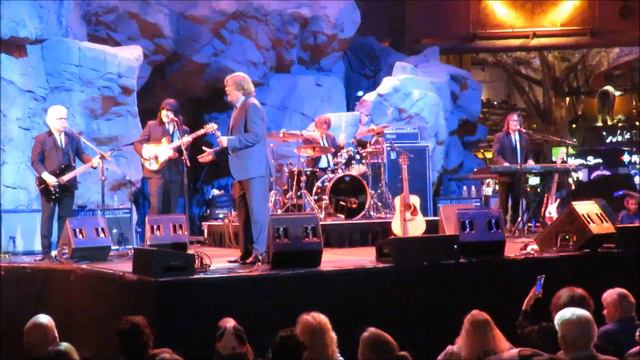 Peter Noone & Herman's Hermits - Daydream Believer (Monkees) - 11/23/19 - Mohegan Sun - Wolf Den смотреть онлайн
