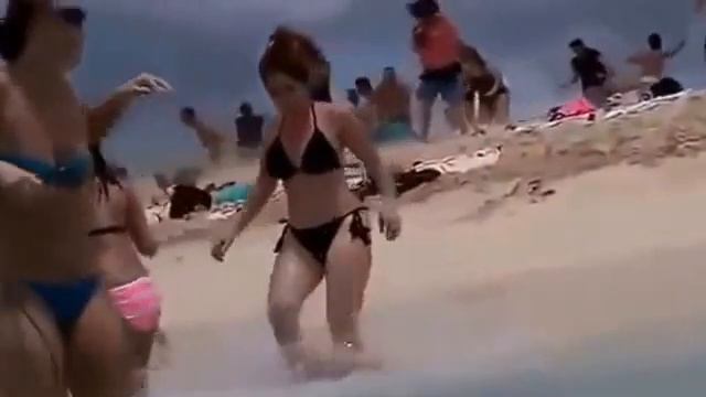 Страшно. Самолёт на пляже. Fearfully. Aircraft on the beach. смотреть онлайн