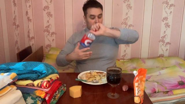 КУРИЦА в РИСЕ МАКАРОНЫ с СЫРОМ как в Садике Больничный 2.Нога, Крик и Нервы в Быту МУКБАНГ MUKBAN смотреть онлайн