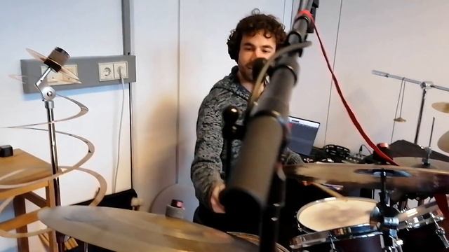 Drum'n'Bone - Groovy Christmas смотреть онлайн