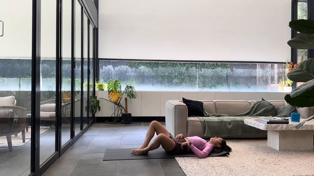 Утренняя зарядка без оборудования в стиле Pilates Flow Mat - 15 минут