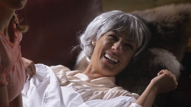 Capítulo 09: Julia y su regreso al cine | Julia Vs Julia - Distrito Comedia смотреть онлайн