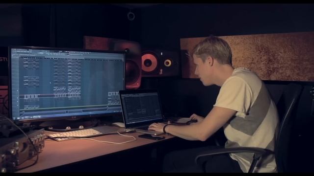 'Wake Up' explained in the studio by Jay Hardway смотреть онлайн