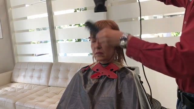 Как стричь челку полукругом смотреть онлайн