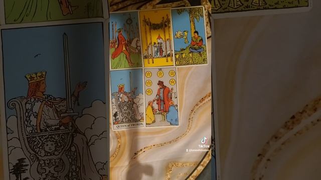 Tarot/Oracle Card Energy Check in✨️Situation improving around you✨️ Windfall #tarotcardreading смотреть онлайн