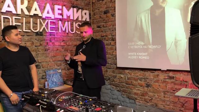 Alexey Romeo - Чем вдохновиться перед выступлением смотреть онлайн