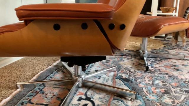 Eames Style Lounge Chairs. смотреть онлайн