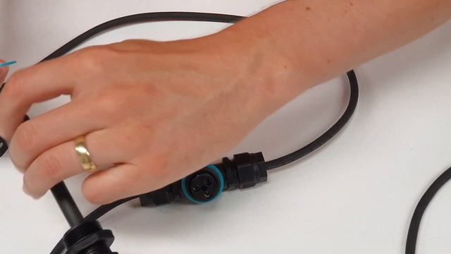 Joining cables with a TEETUBE IP68 waterproof connector system. смотреть онлайн