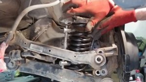 KIA Sportage 3 просели пружины. Замена задних пружин (просевших) на пружины от полного привода.