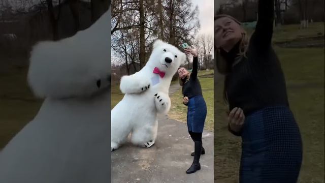 Поздравление в деревенской школе, белый мишка пришёл поздравить прямо на работу смотреть онлайн