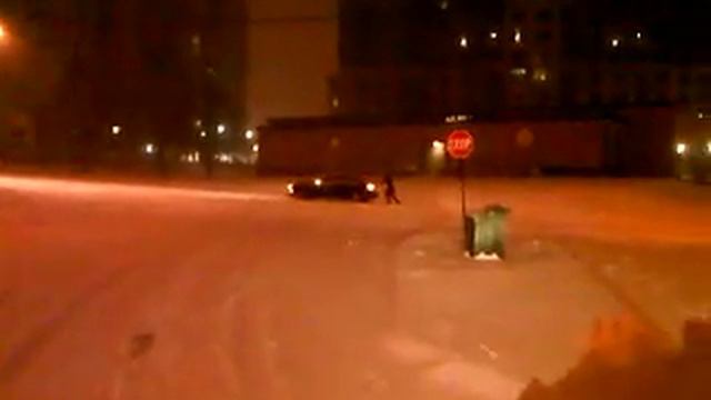 first toronto snow storm of 2012-12-26 at 2232 and mercedes gets stuck смотреть онлайн