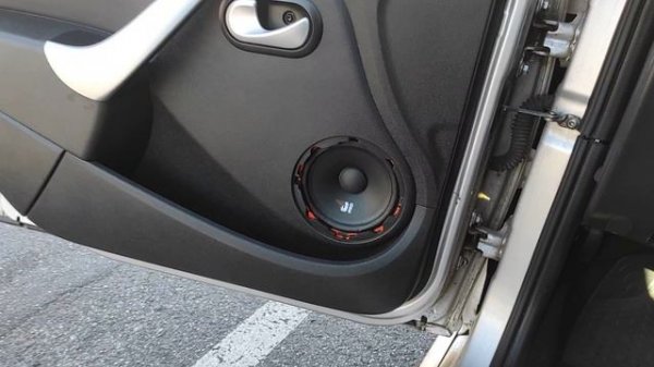 DL AUDIO GRYPHON PRO 165 Midbass.mp4