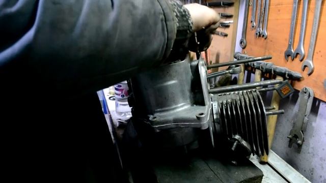 сборка JAWA 634 и 638.5 ( двигатель и завершающий этап.) смотреть онлайн