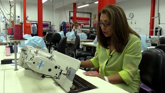 How To: Use an Industrial Sewing Machine смотреть онлайн