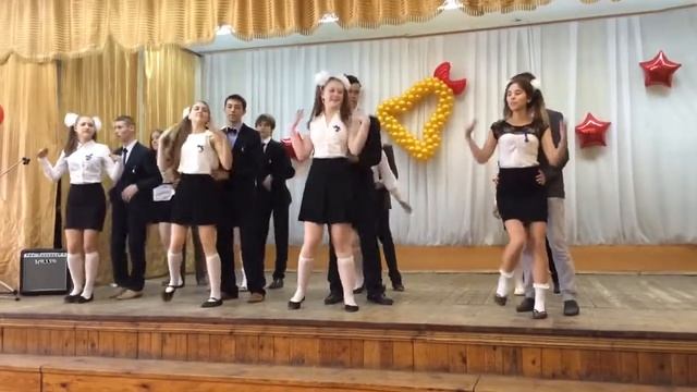 Танец на последний звонок:) смотреть онлайн
