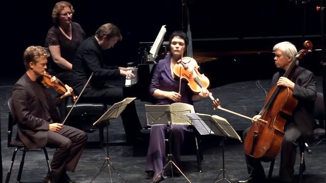 Johannes Brahms - Piano Quartet No. 1 in G minor, Op. 25 - 1st mov. смотреть онлайн