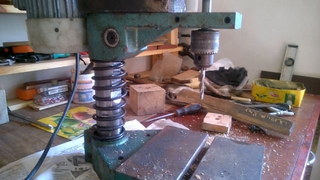 Сверлильный станок из стойки Коммунарас-2часть. DIY.Drilling machine from Komunaras rack. Part-2. смотреть онлайн