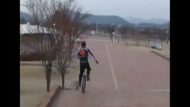 unicycle stairs downhill смотреть онлайн