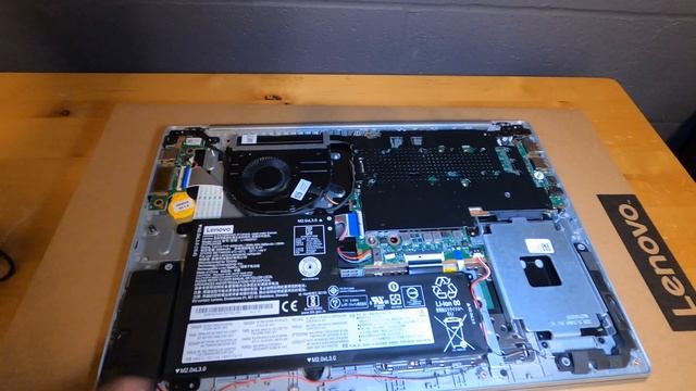 Lenovo IdeaPad 330s AMD Laptop Review - Including a Look Inside смотреть онлайн