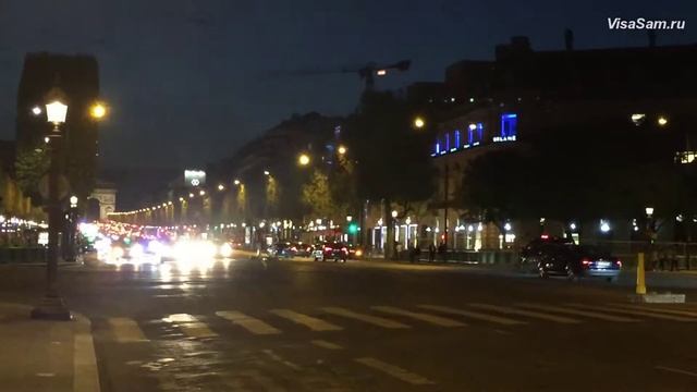 Как добраться до триумфальной арки и Елисейских полей в Париже