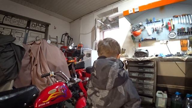 Сыну подарили НАСТОЯЩИЙ МОТОЦИКЛ, большое ТО Ducati Diavel, Yamaha XT660R вне плана. ВЛОГ смотреть онлайн