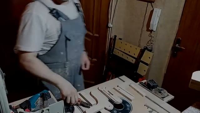 Как сделать компактные, универсальные, складные подставки для установки дверей. смотреть онлайн