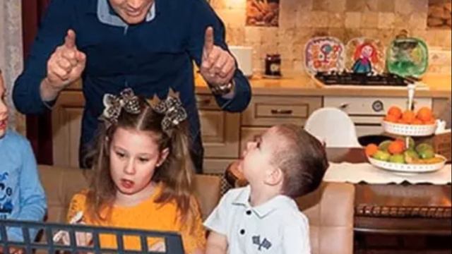 НЕ УПАДИТЕ! Вот как выглядит квартира Даниила Спиваковского