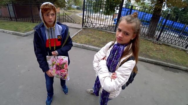 Училка ИЗДЕВАЕТСЯ над Школьником. Школьник стал БОМЖОМ. Пацан СОБИРАЛ бутылки. школа от первого лиц смотреть онлайн