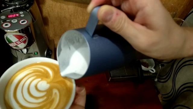 Lelit Elizabeth, latte art смотреть онлайн