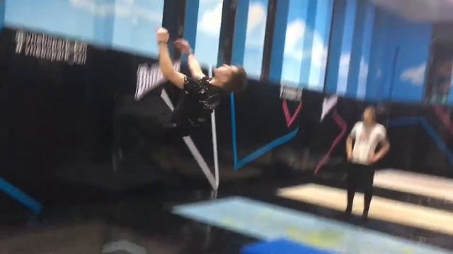 Trampoline , крутые трюки на батутах, фристайл на Батуте , крутые Сальто
