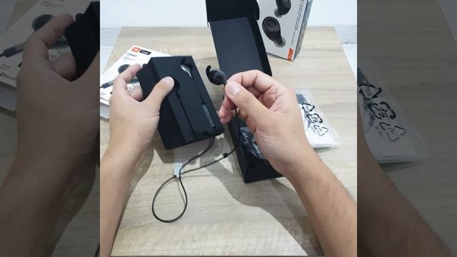 Unboxing JBL Everest 110 смотреть онлайн