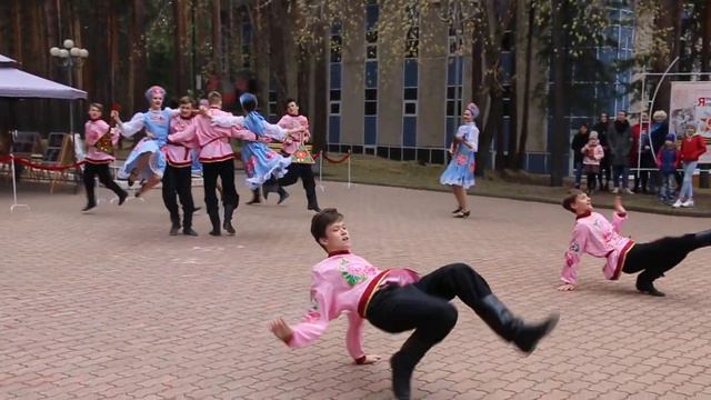 2019 05 09 Сибирята Салют Подай балалайку смотреть онлайн