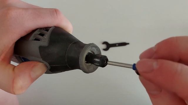 How to Change Bit on a Dremel and Rotary Tools смотреть онлайн