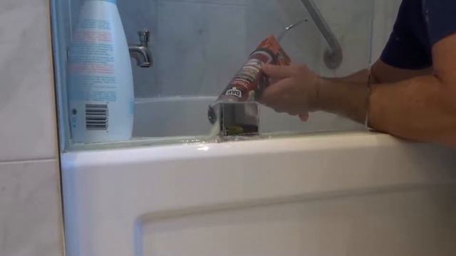 How To Fix Leaking Caulking In A Bathroom-Tutorial смотреть онлайн