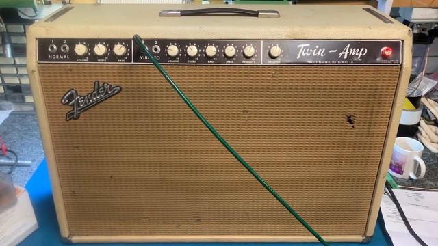 Original Fender "The Twin" 1962 model. смотреть онлайн