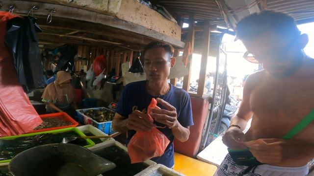 БАЛИ ПЛЯЖ ДЖИМБАРАН РЫБНЫЙ БАЗАР смотреть онлайн