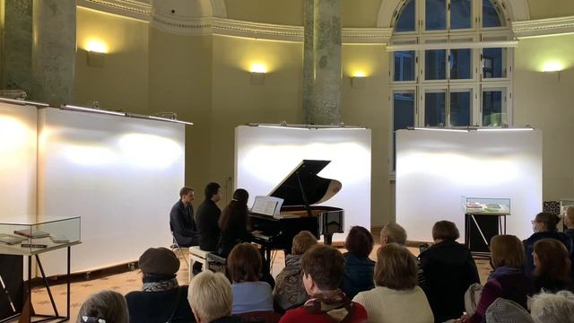 Шуберт - Интродукция и вариации на оригинальную тему для фортепиано в 4 руки. смотреть онлайн